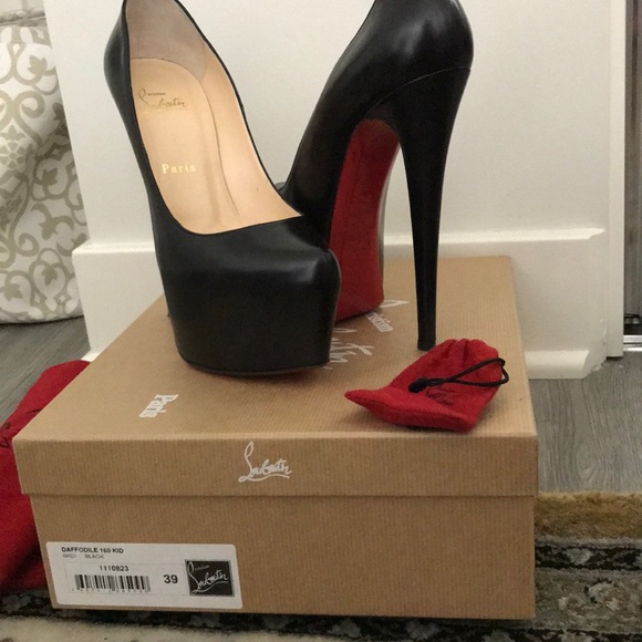 Christian Louboutin Daffodile 160